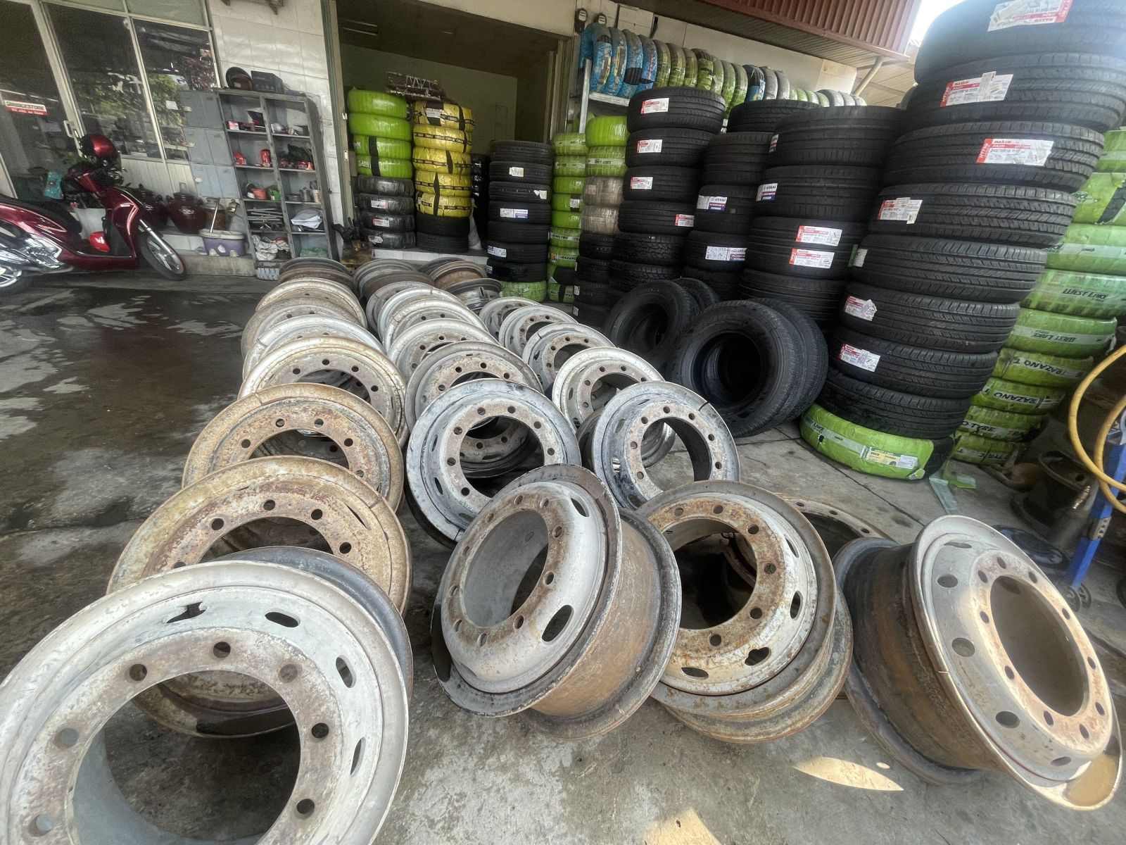 MÂM XE Ô TÔ ( VÀNH XE) LÀ GÌ?